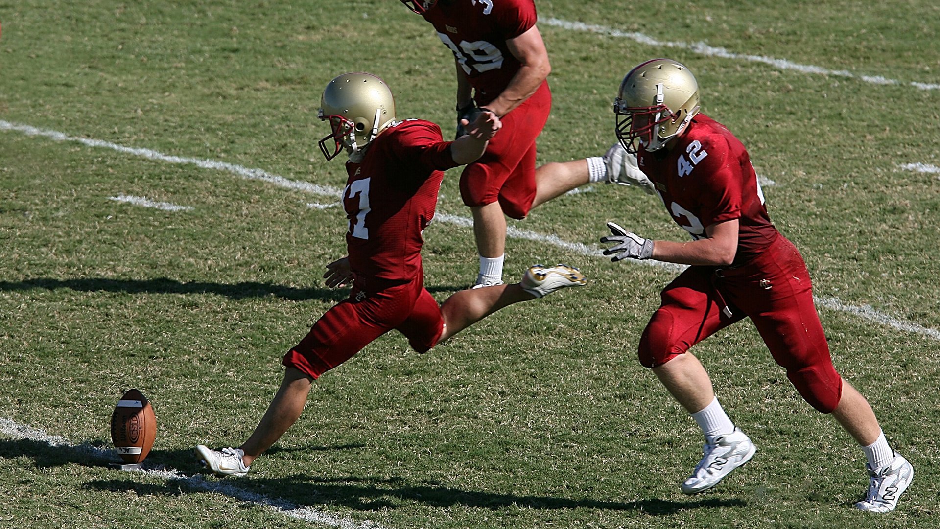 高价签约后：球队表现是否值得期待？，球队签约合同